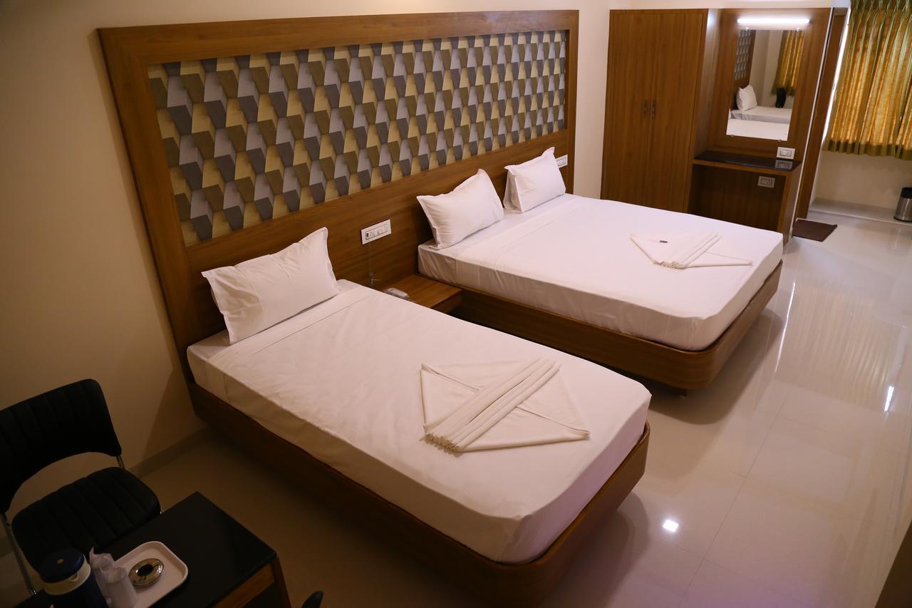 Hotel Gokulgrande Erode Esterno foto
