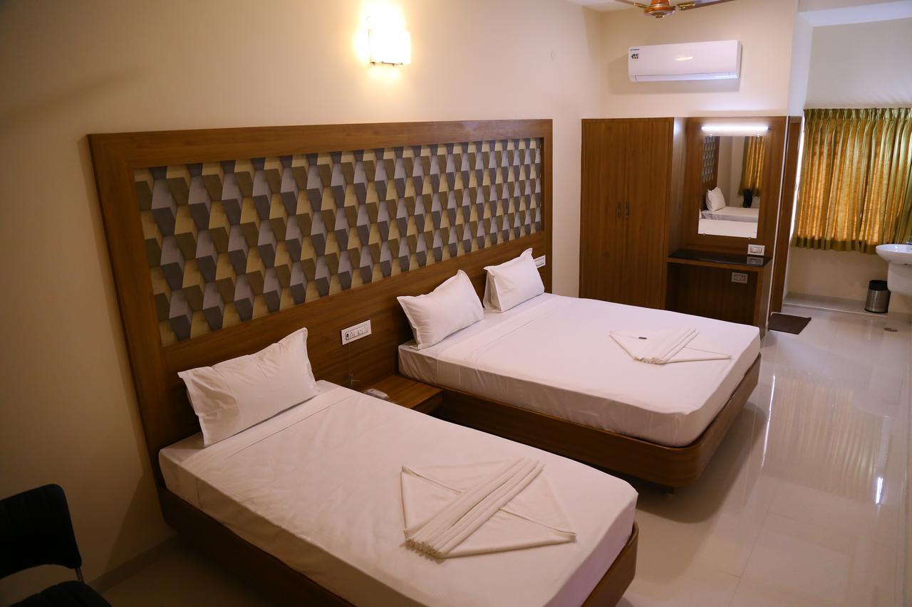 Hotel Gokulgrande Erode Esterno foto